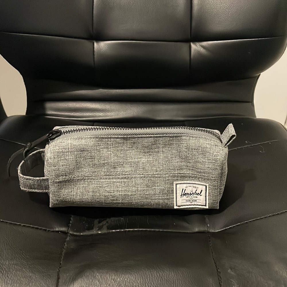 Pencil case - Picture 1 of 6